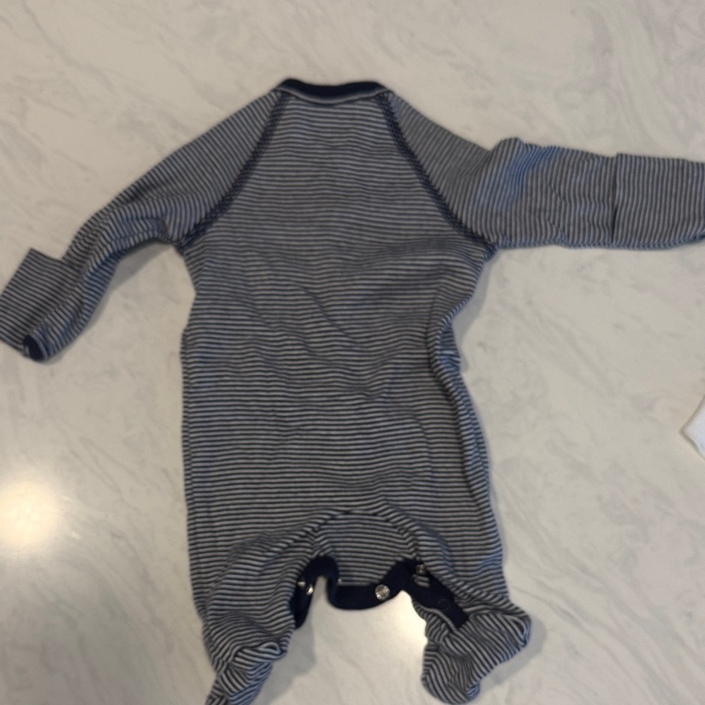 Multiple Brand Newborn bundle - Picture 4 of 12